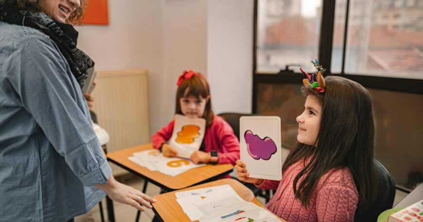 Descoperă lumea prin artă beneficiile atelierelor creative pentru copii