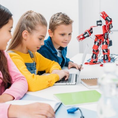 Jucându-ne cu roboții cum transformăm învățarea în distracție la grădiniță