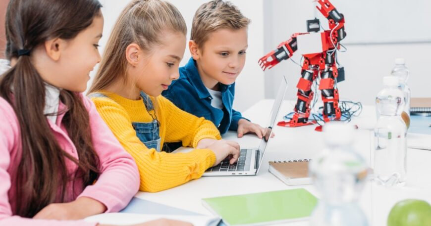 Jucându-ne cu roboții cum transformăm învățarea în distracție la grădiniță