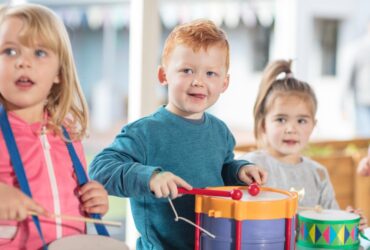 Cum îi ajută muzica pe copii să se dezvolte armonios Cum îi ajută muzica pe copii să se dezvolte armonios