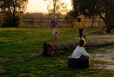 Cum îi ajută natura pe copii să învețe mai bine Cum îi ajută natura pe copii să învețe mai bine